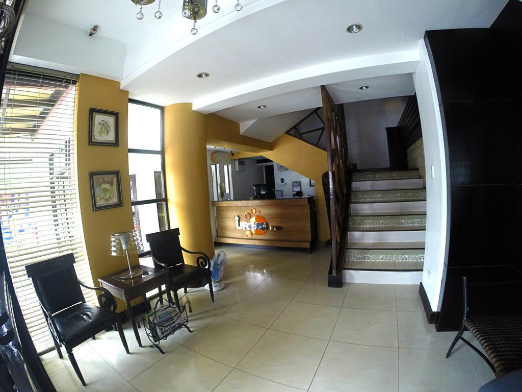 Urban Inn Iloilo Экстерьер фото