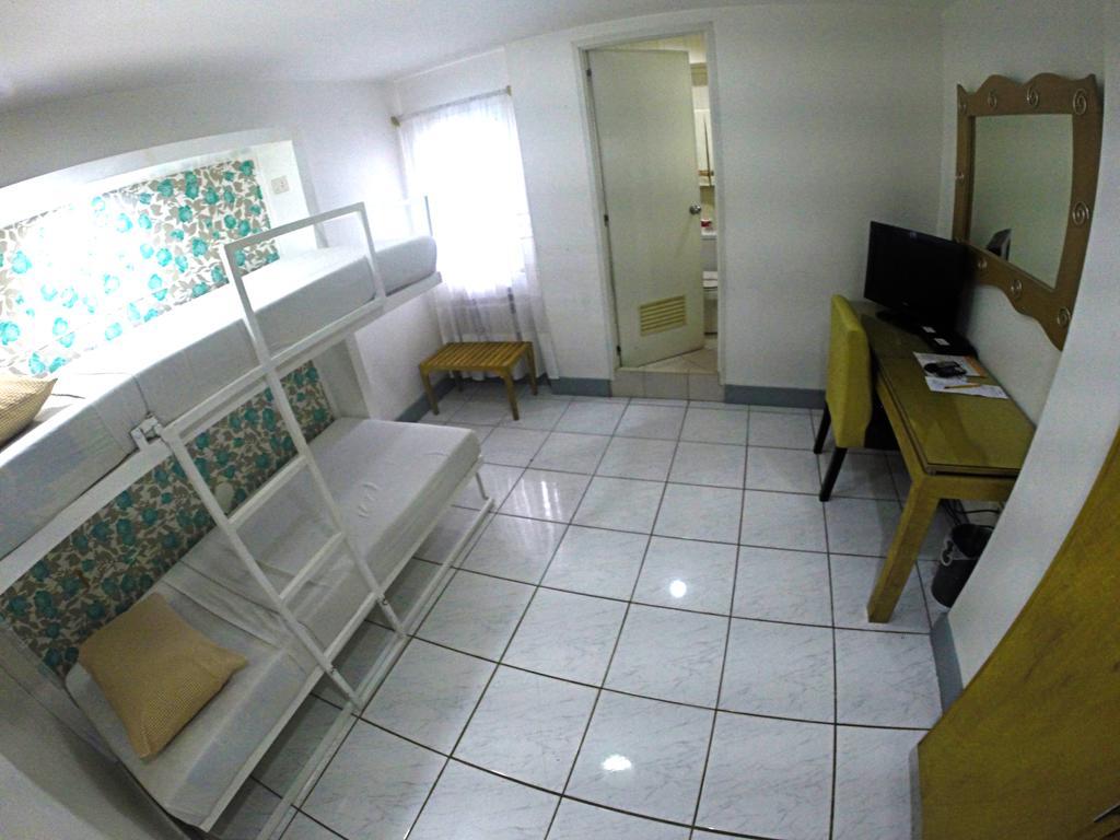 Urban Inn Iloilo Номер фото