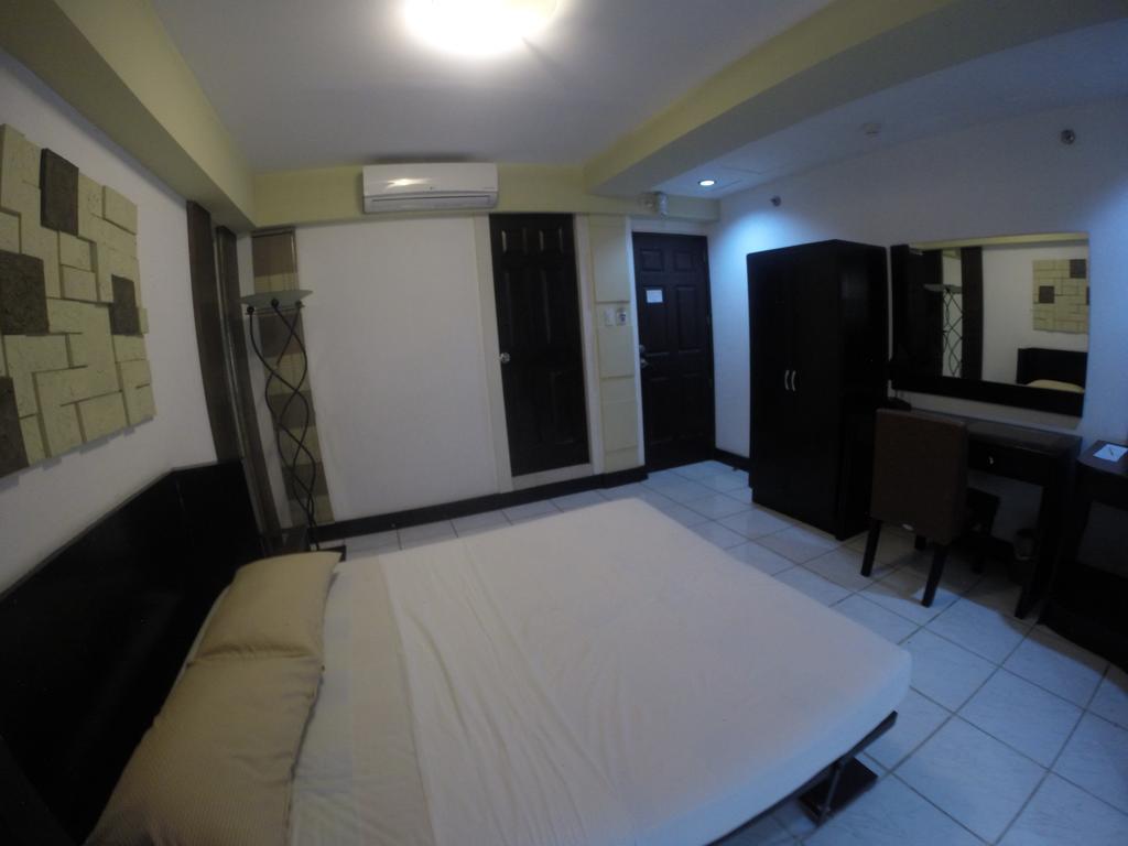 Urban Inn Iloilo Экстерьер фото